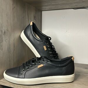 ECCO Sneakers